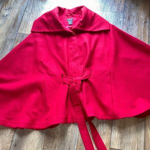 VINTAGE CAMI NYC SIZE MEDIUM WOOL VISCOSE RED CAPE w/BUTTERFLY COLLAR, WAIST TIE